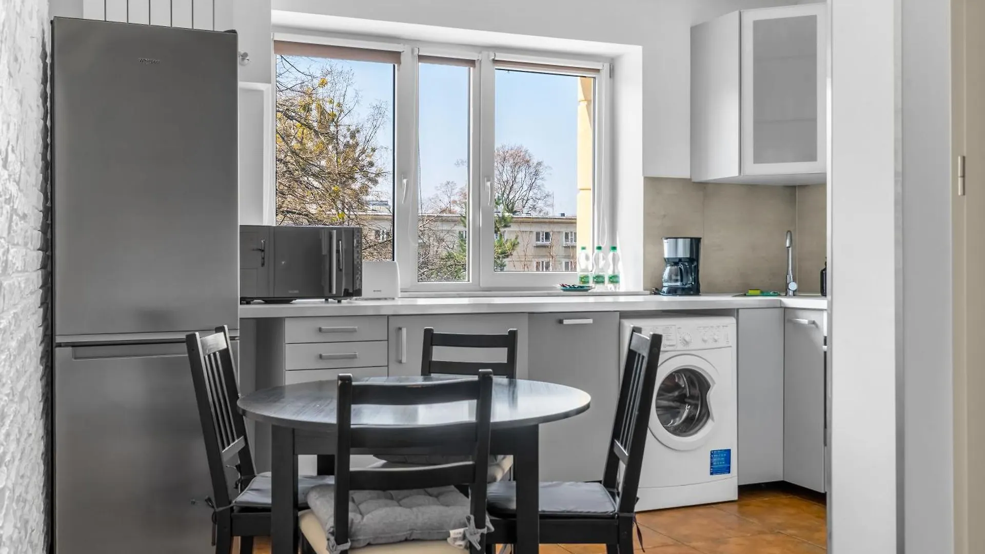 Metro Ratusz Arsenal Homely Apartment Warsaw Poland