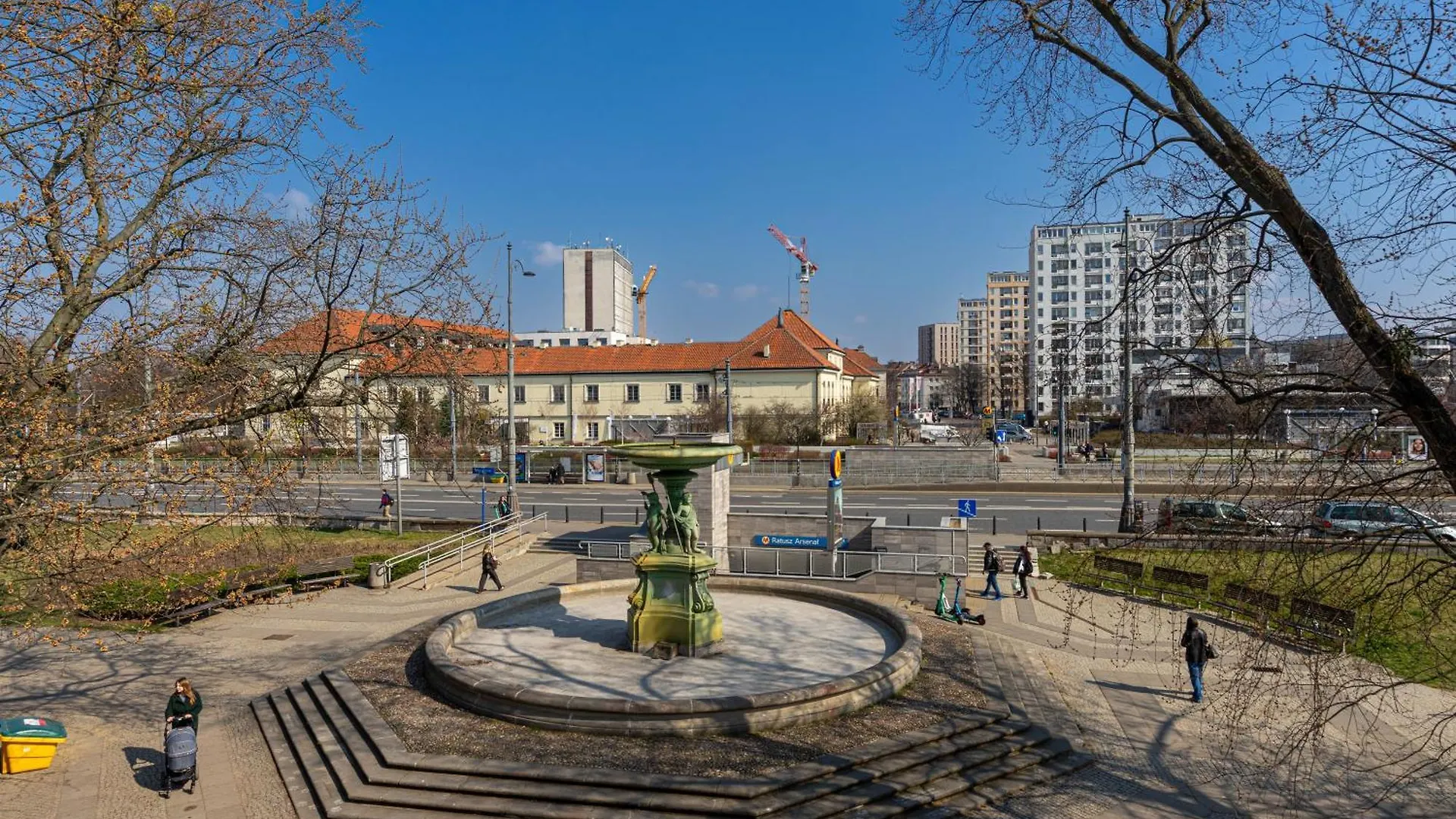 Metro Ratusz Arsenal Homely Apartment Warsaw Poland