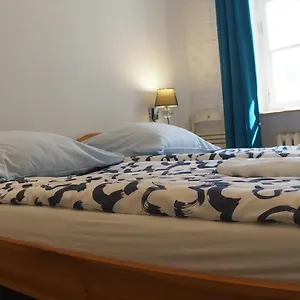Chmielna 5 Rooms&apartments Hostel