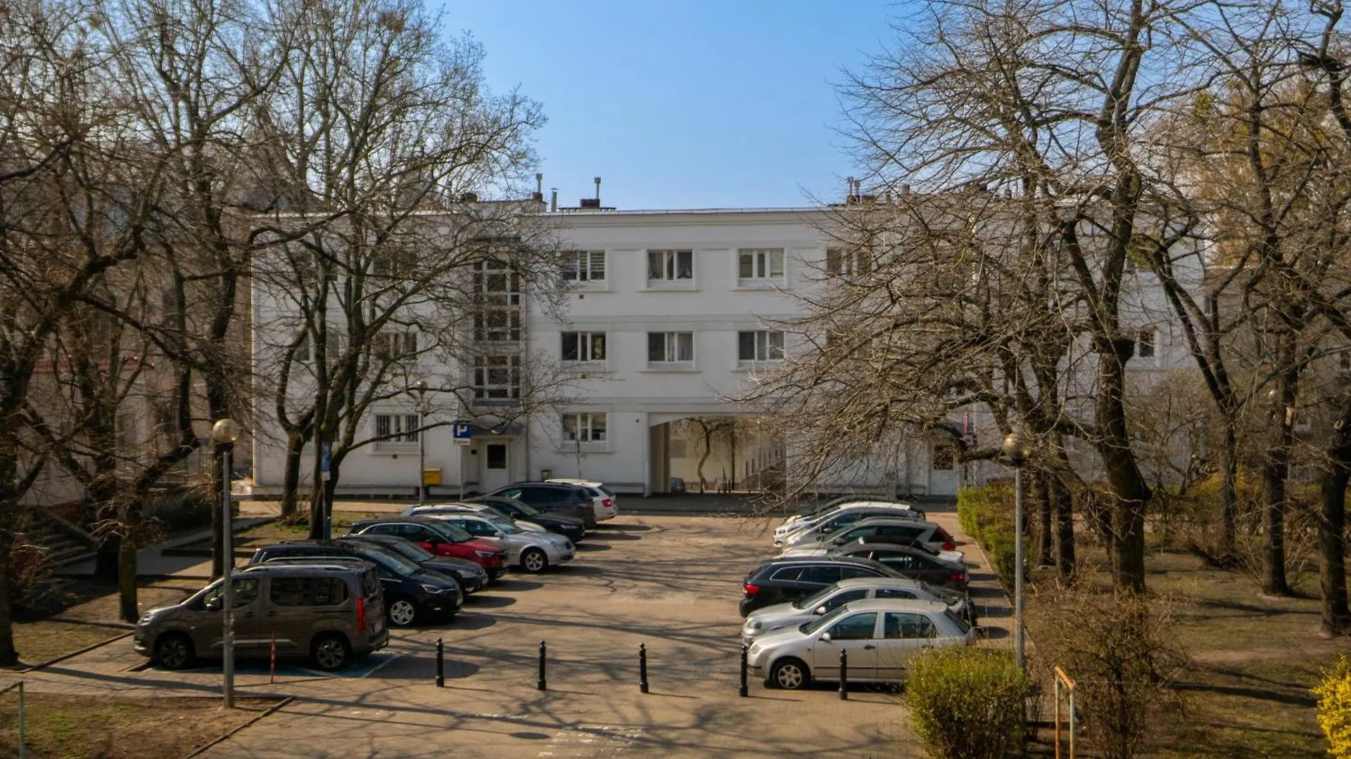 Metro Ratusz Arsenal Homely Apartment Warsaw